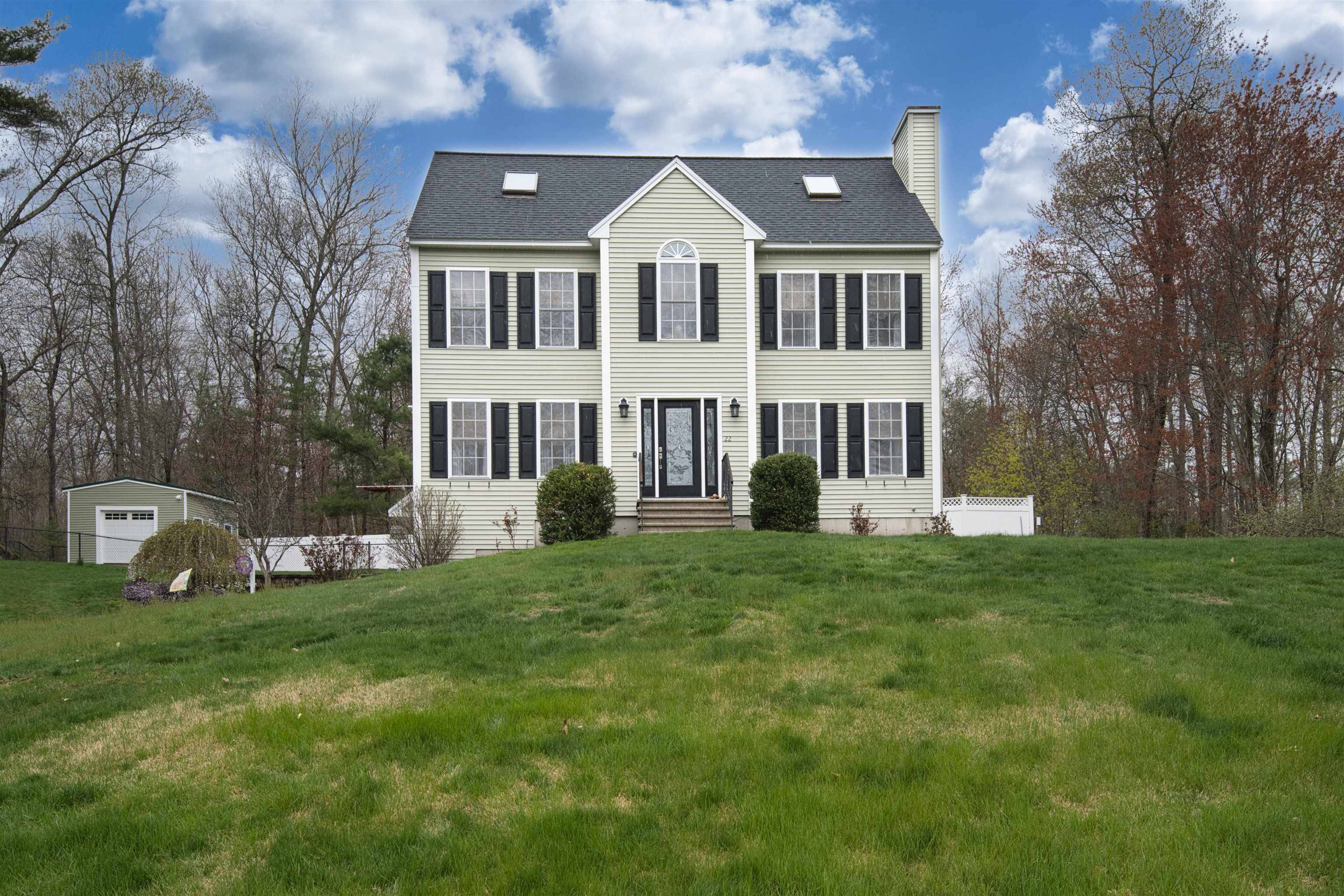 22 Countryside DR, Pelham, NH 01876