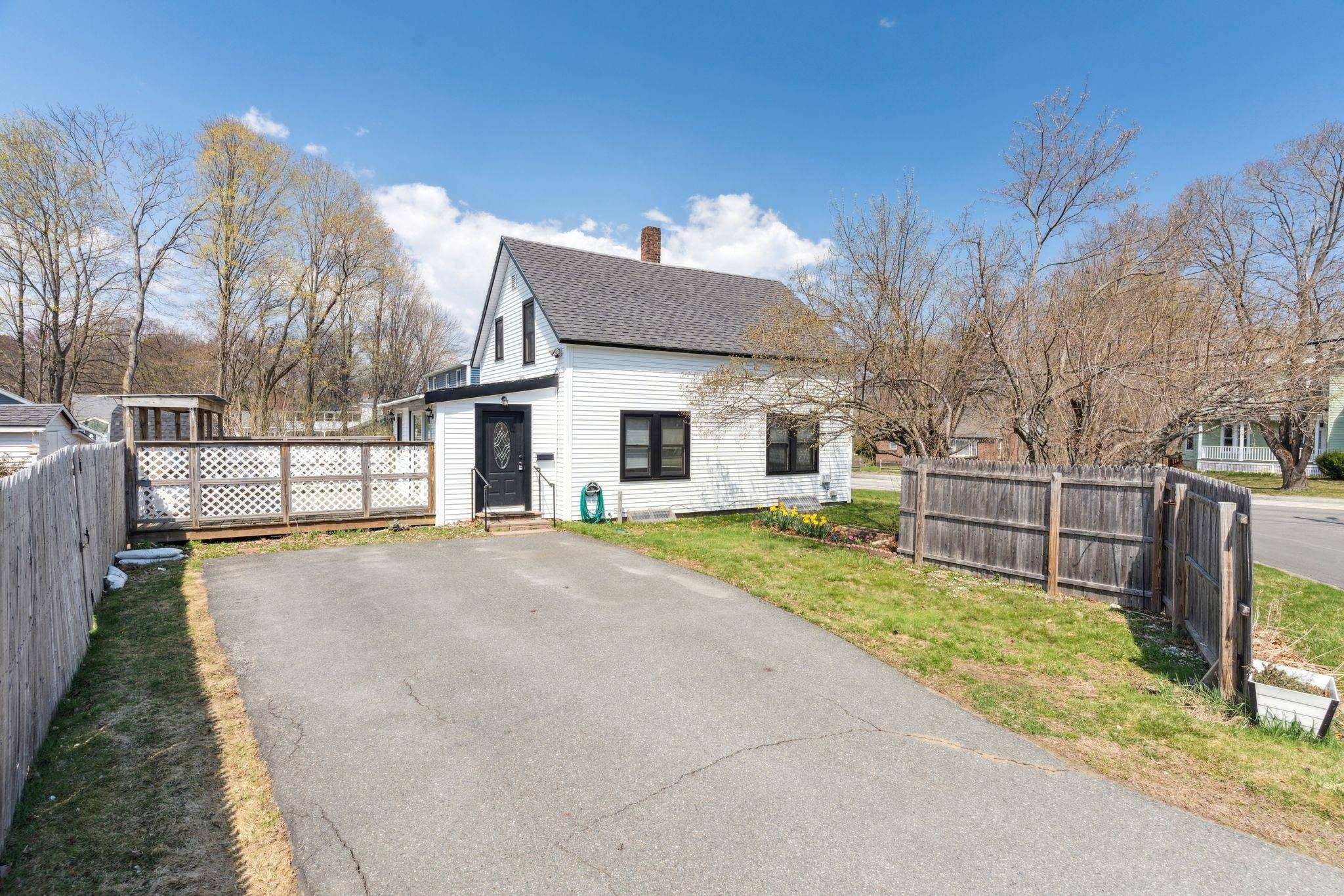 71 Chestnut ST, Claremont, NH 03743