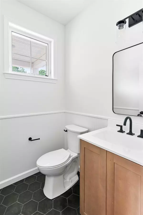 Milton, VT 05468,15 Dogwood CIR #15L Gray