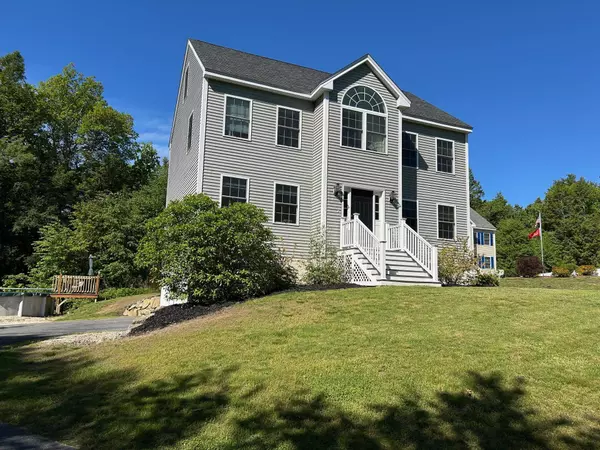 Sandown, NH 03873,48 Waterford DR