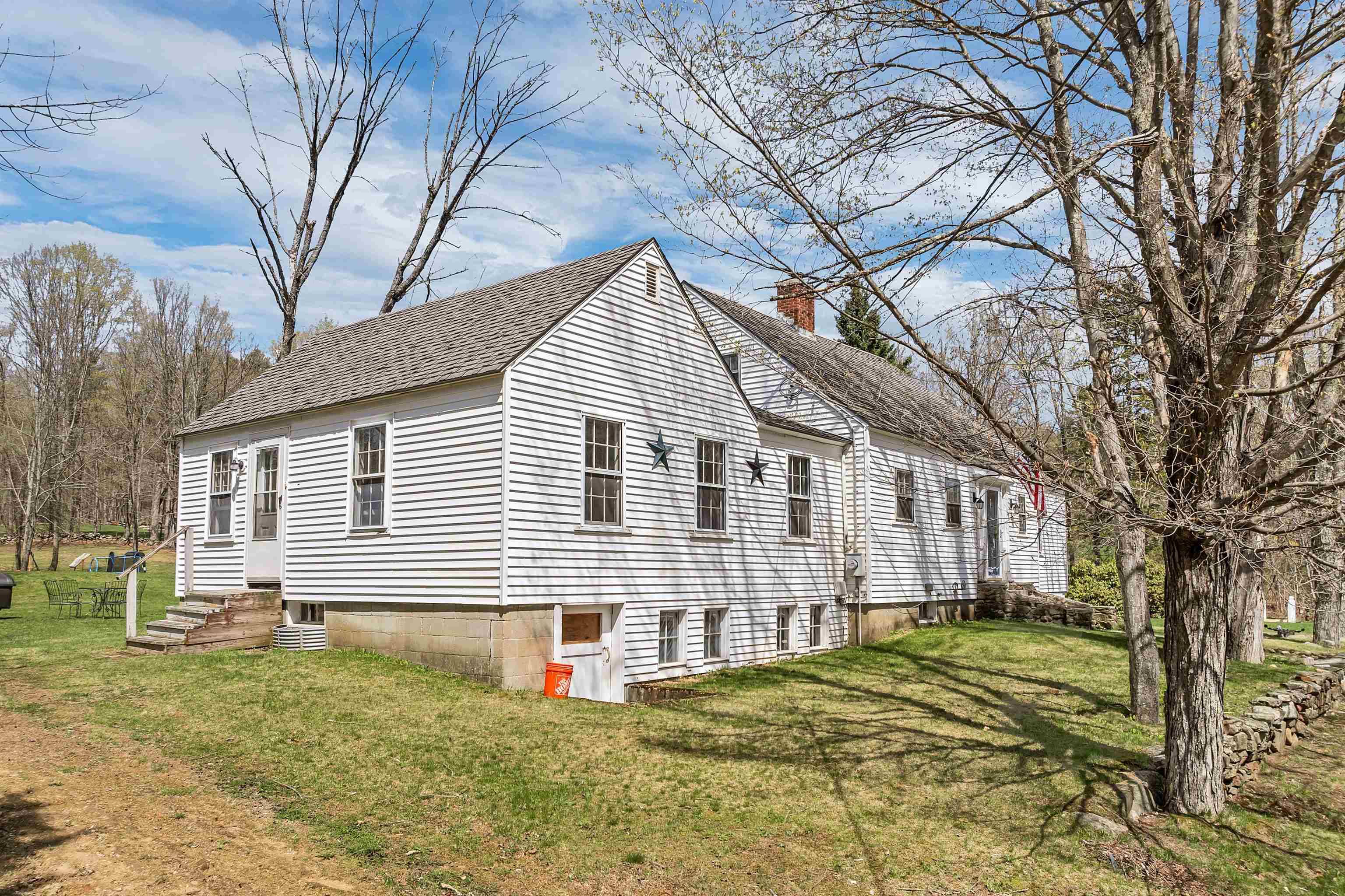 Gilmanton, NH 03237,541 Province RD
