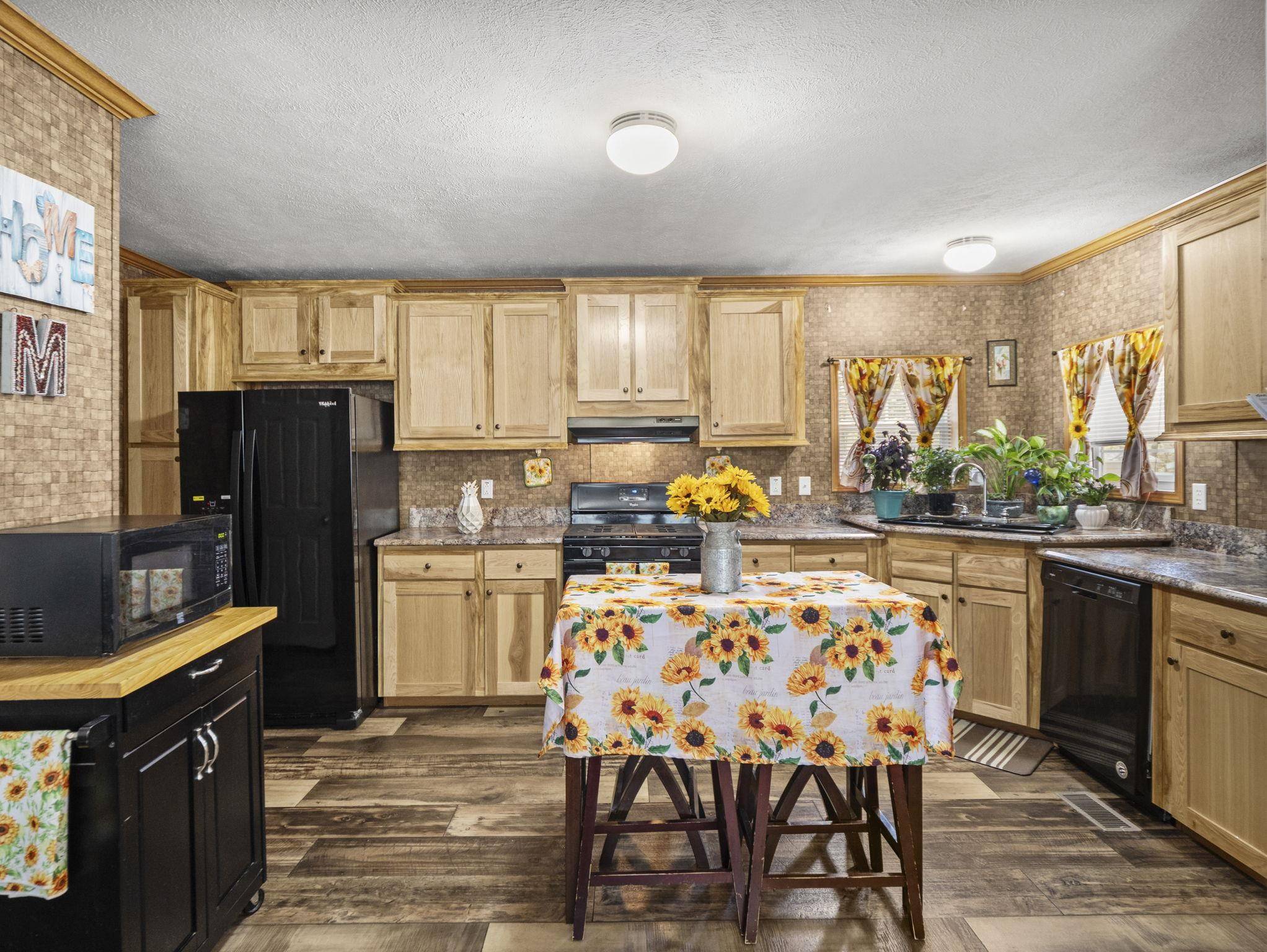 Merrimack, NH 03054,9 Pearl CT