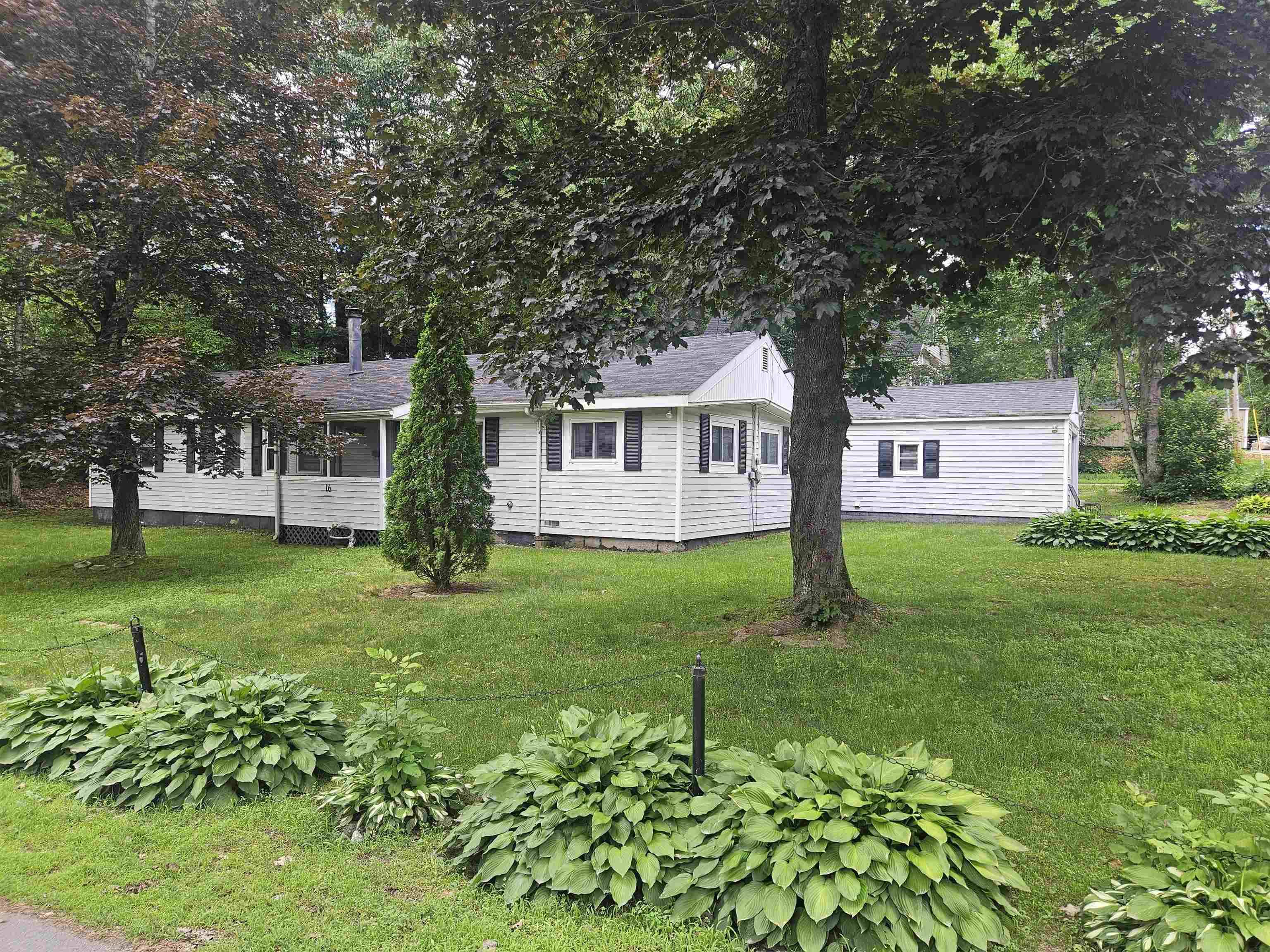 16 Robin LN, Moultonborough, NH 03254