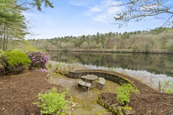 Hooksett, NH 03106,6 Hidden Ranch DR