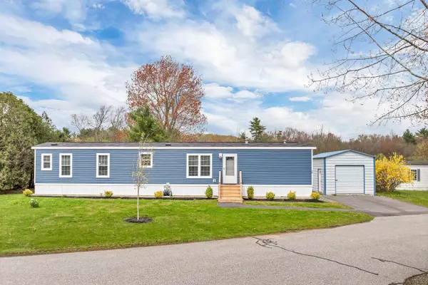 28 Seabreeze DR, North Hampton, NH 03862