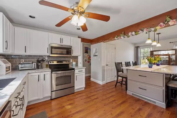 Derry, NH 03038,194 Fordway EXT