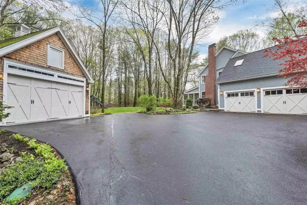 Newfields, NH 03856,3 Bassett LN