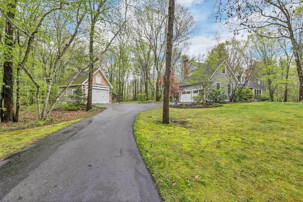 Newfields, NH 03856,3 Bassett LN