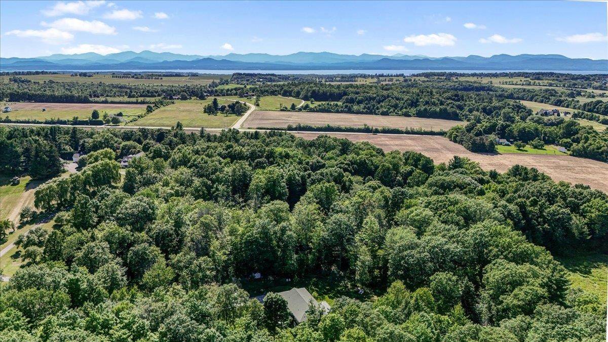 1295 Lime Kiln RD, Charlotte, VT 05445