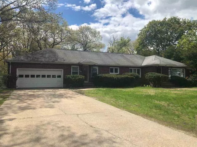 Manchester, NH 03102,675 Coolidge AVE