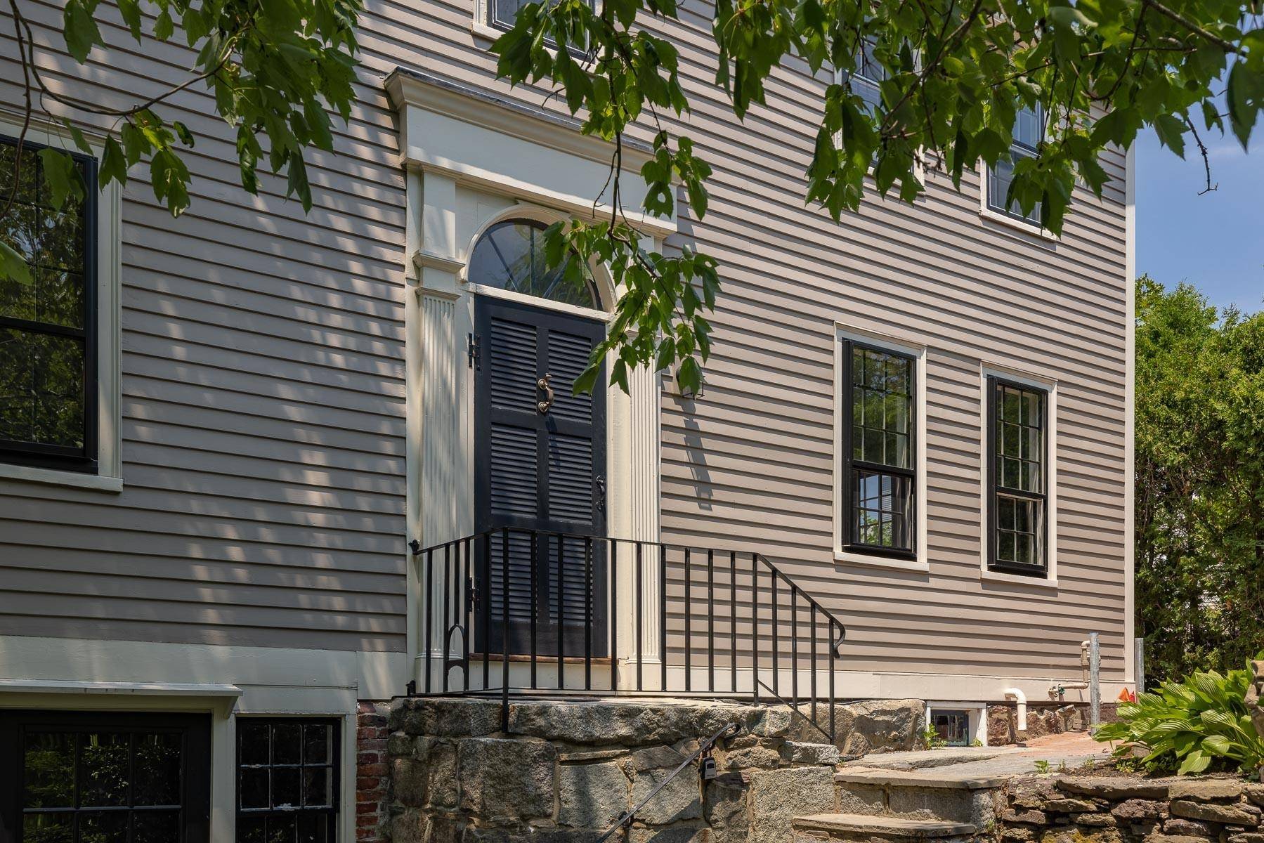 Portsmouth, NH 03801,1 Webster WAY
