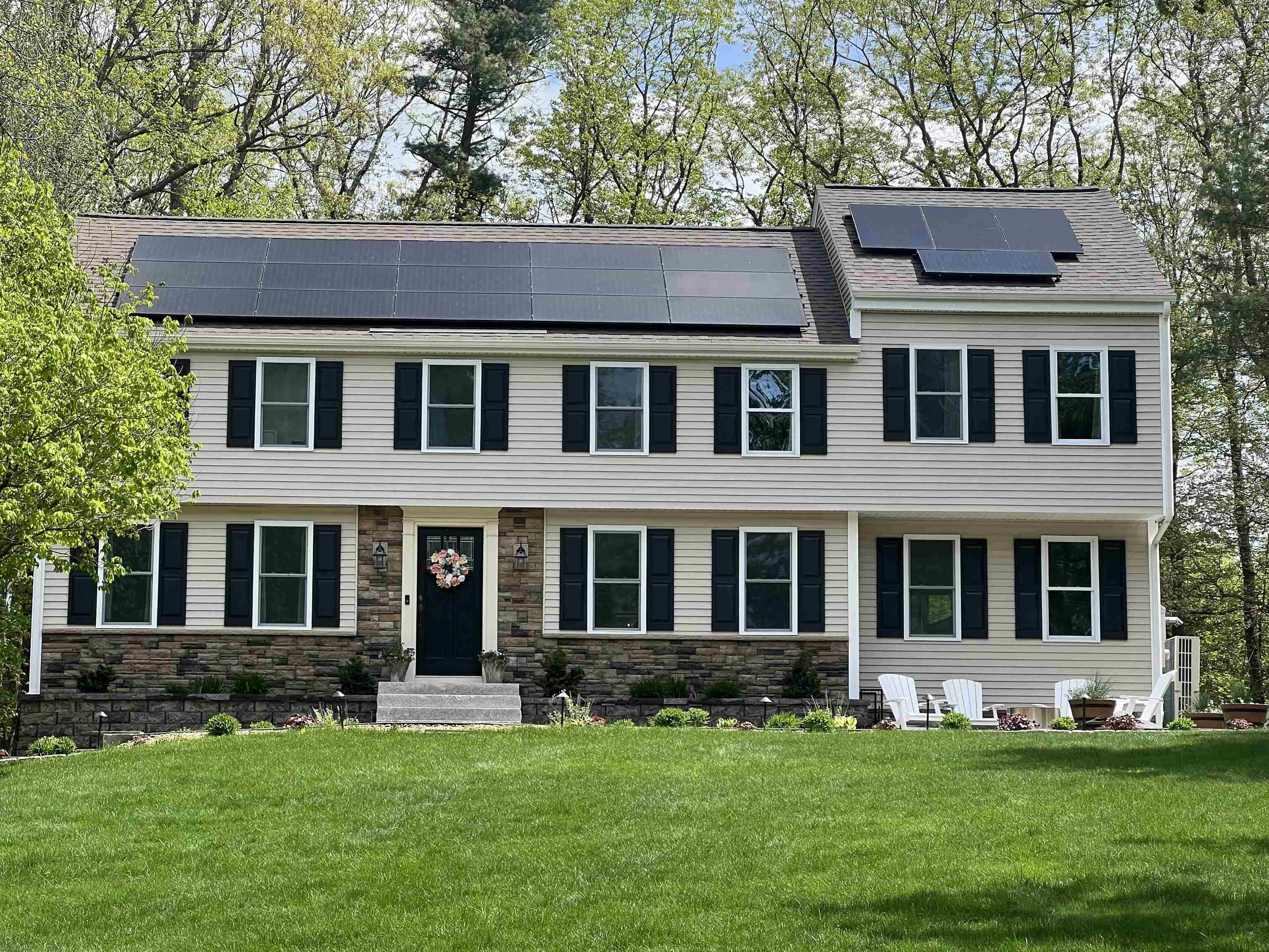 Derry, NH 03038,11 Village Brook LN