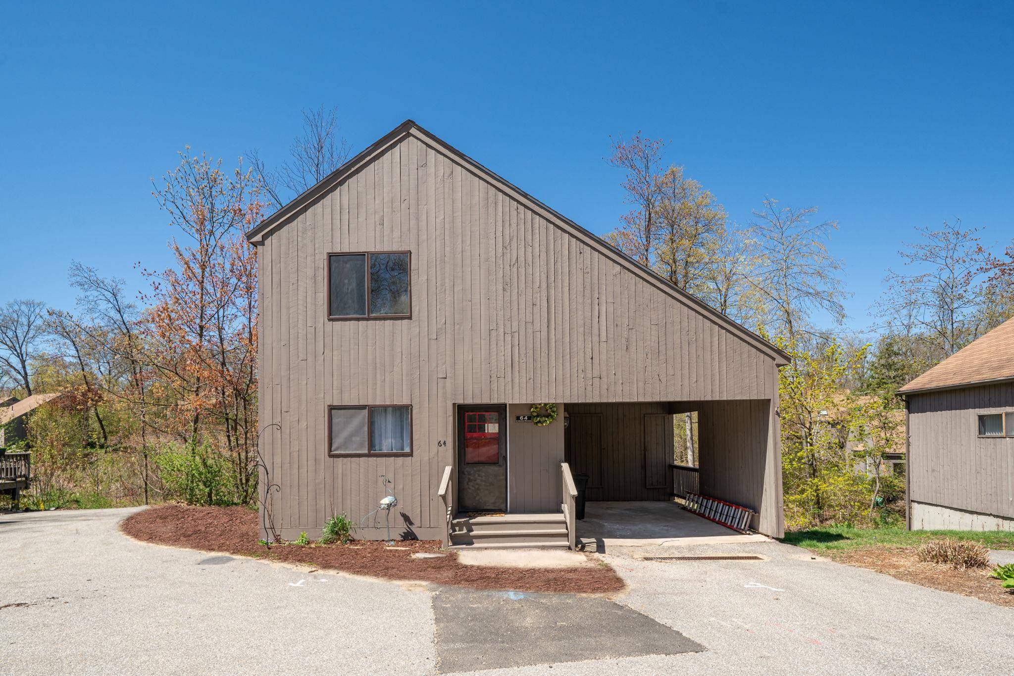 64 Coburn Woods AVE #64, Nashua, NH 03063
