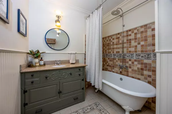 Antrim, NH 03440,7 Elm Street EXT