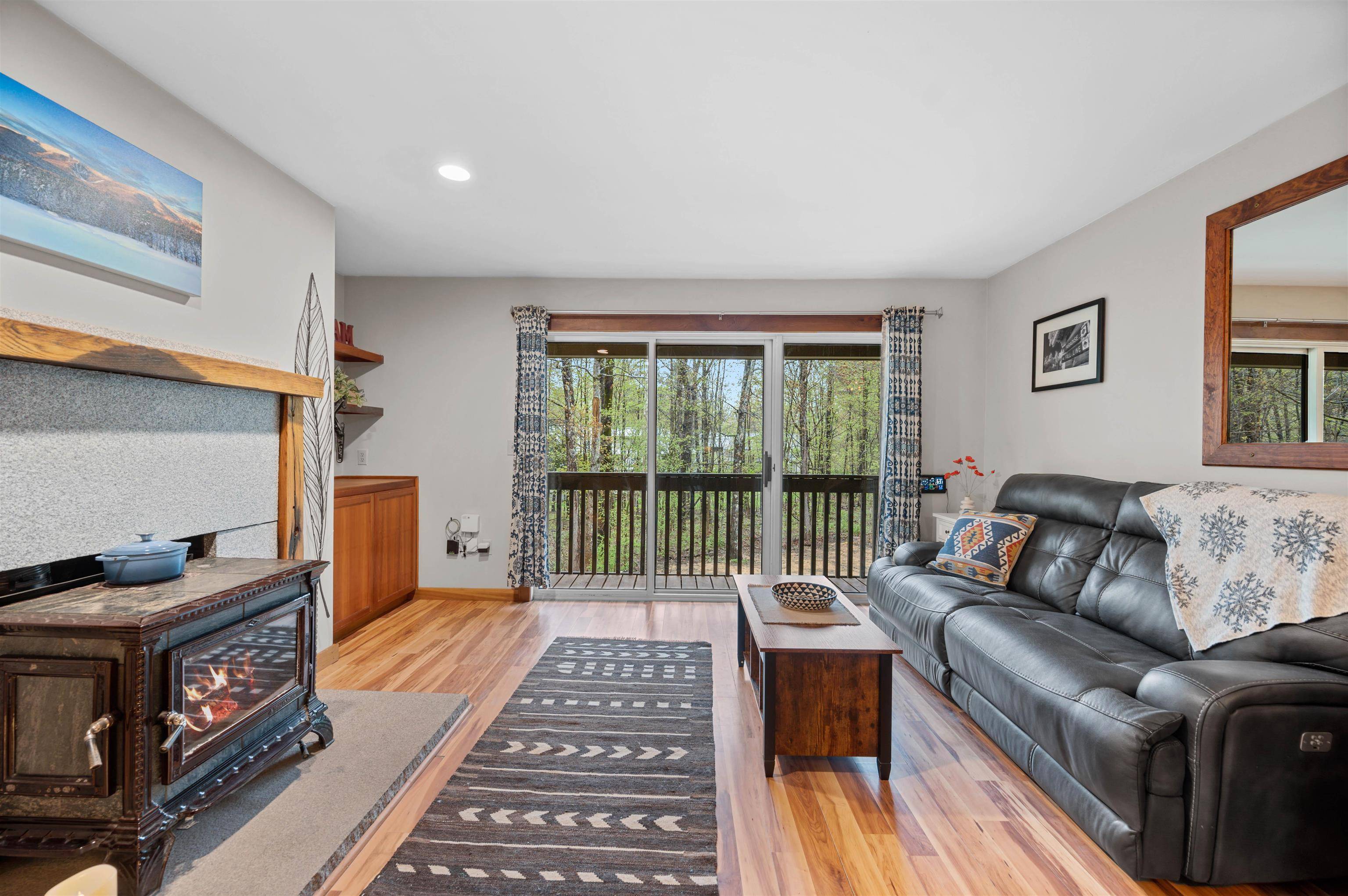 31 Christmas Tree RD #3,  Warren,  VT 05674