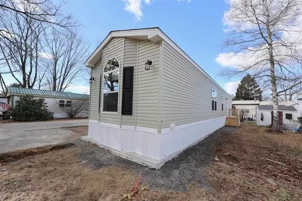 Conway, NH 03818,33 Longbow DR