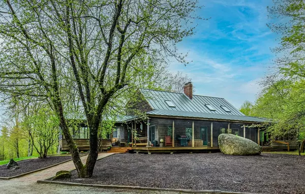 186 Iron Kettle RD, Warner, NH 03278