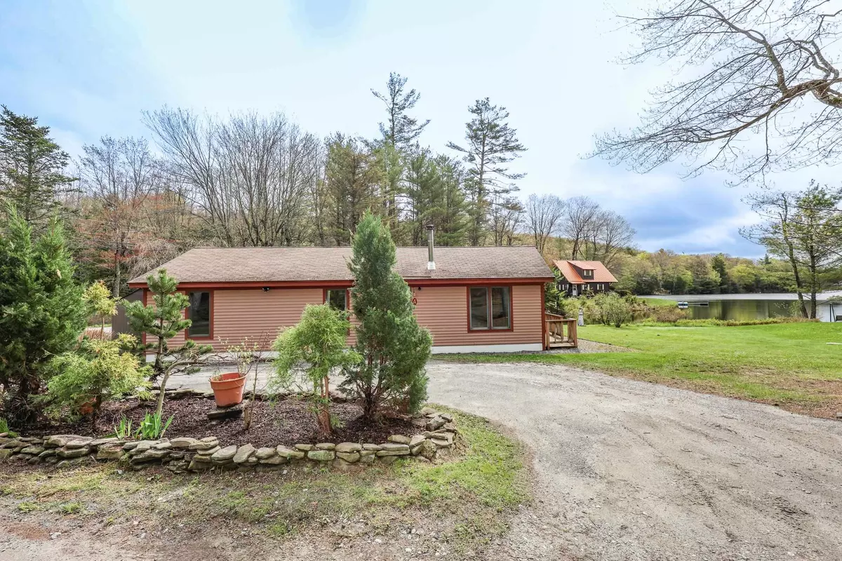 Newbury, NH 03225,4 Gerald DR