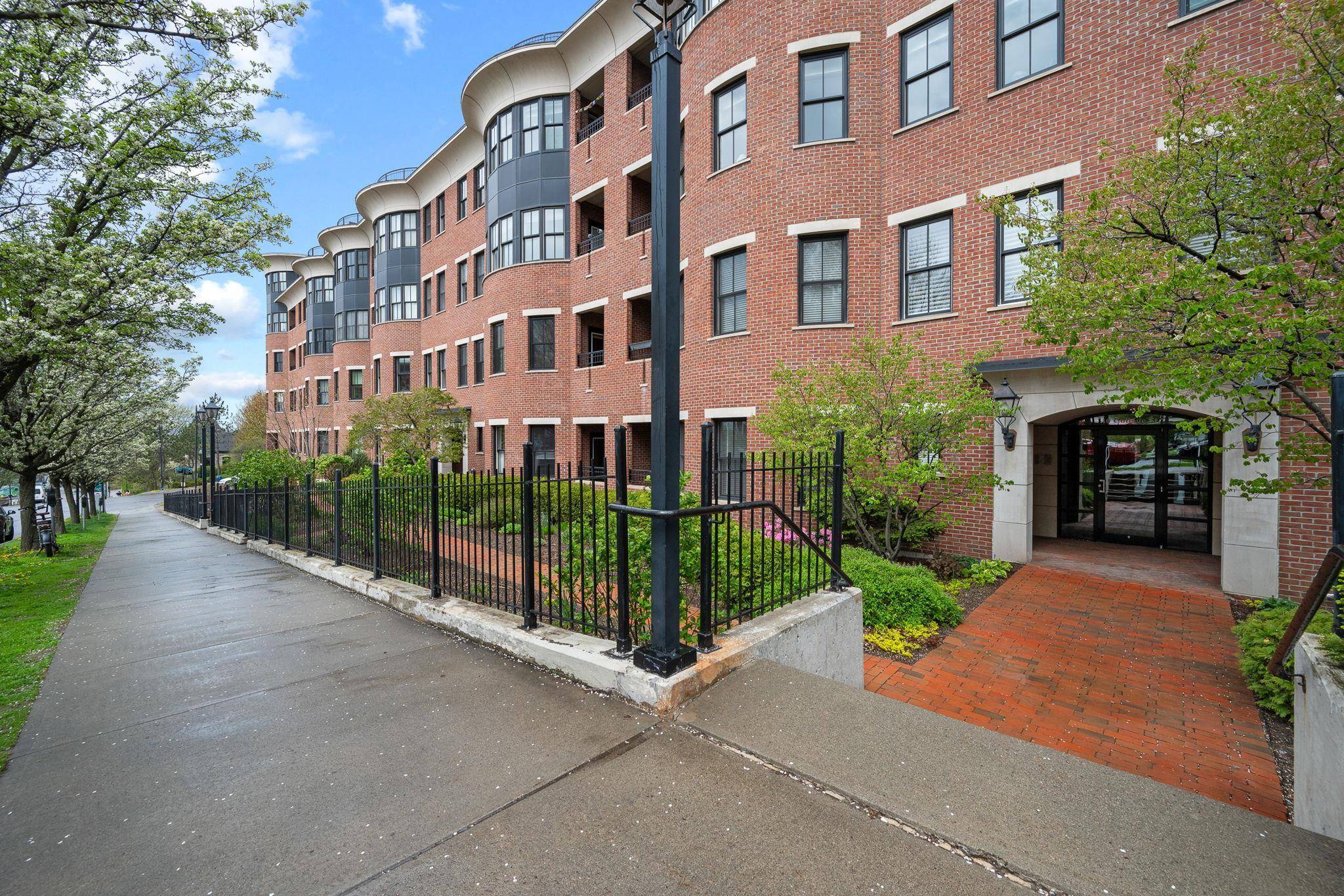 40 College ST #210, Burlington, VT 05401