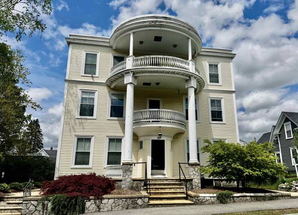 98 Pennacook ST, Manchester, NH 03102