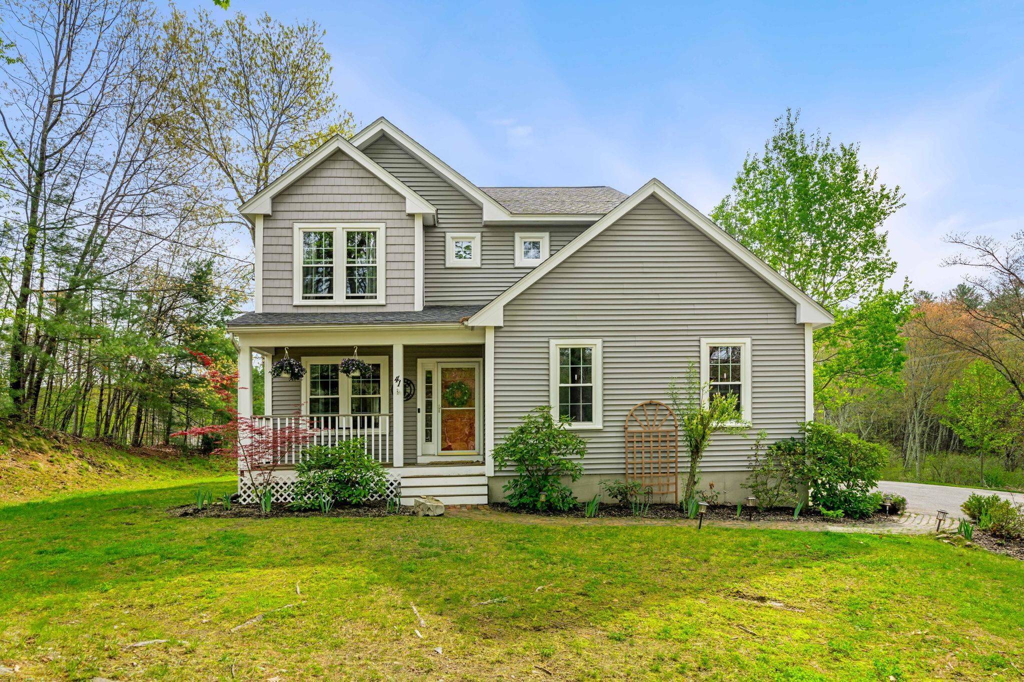 41 Pierce LN, Hollis, NH 03049