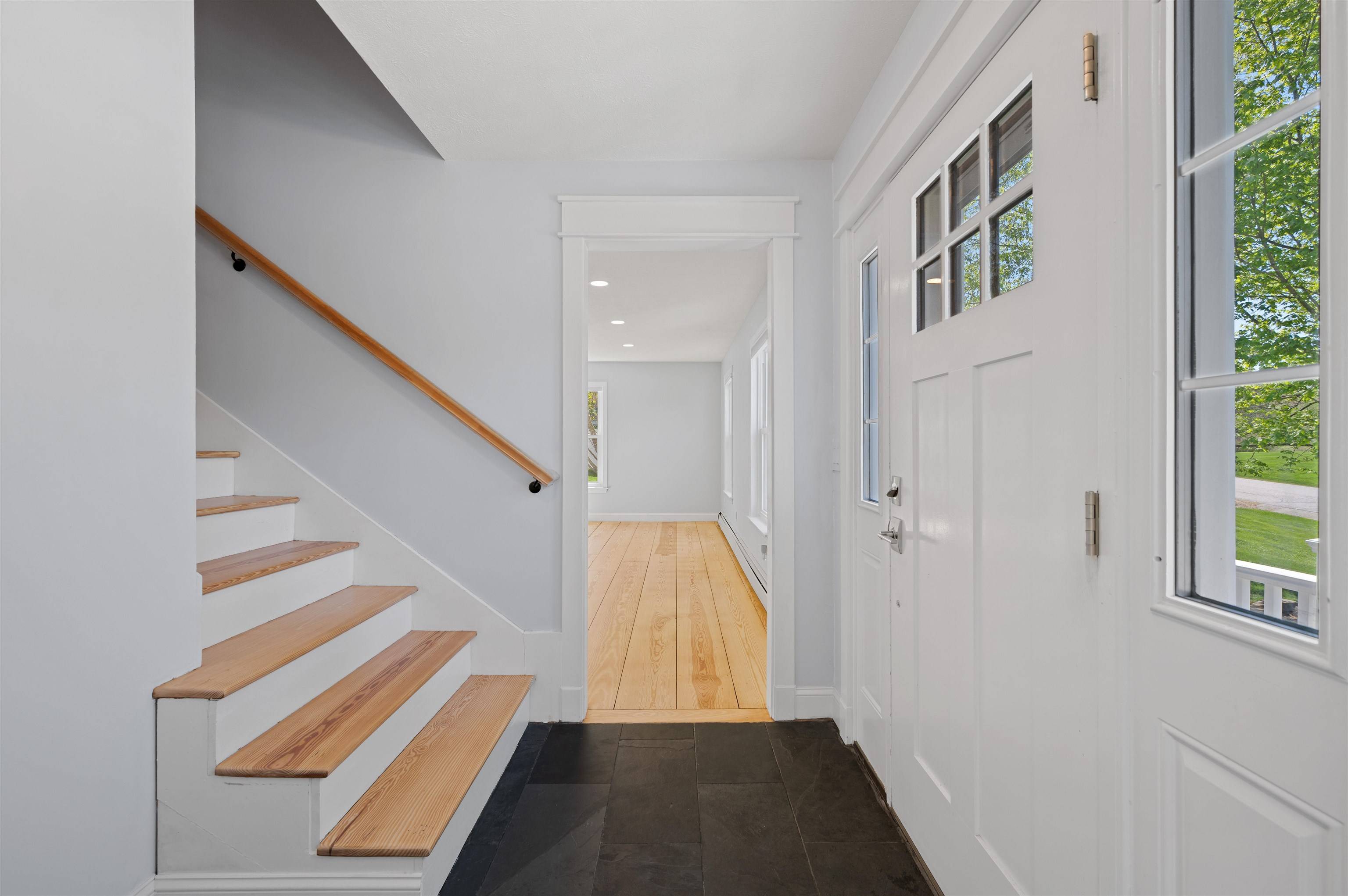 Stratham, NH 03885,4 Iris DR
