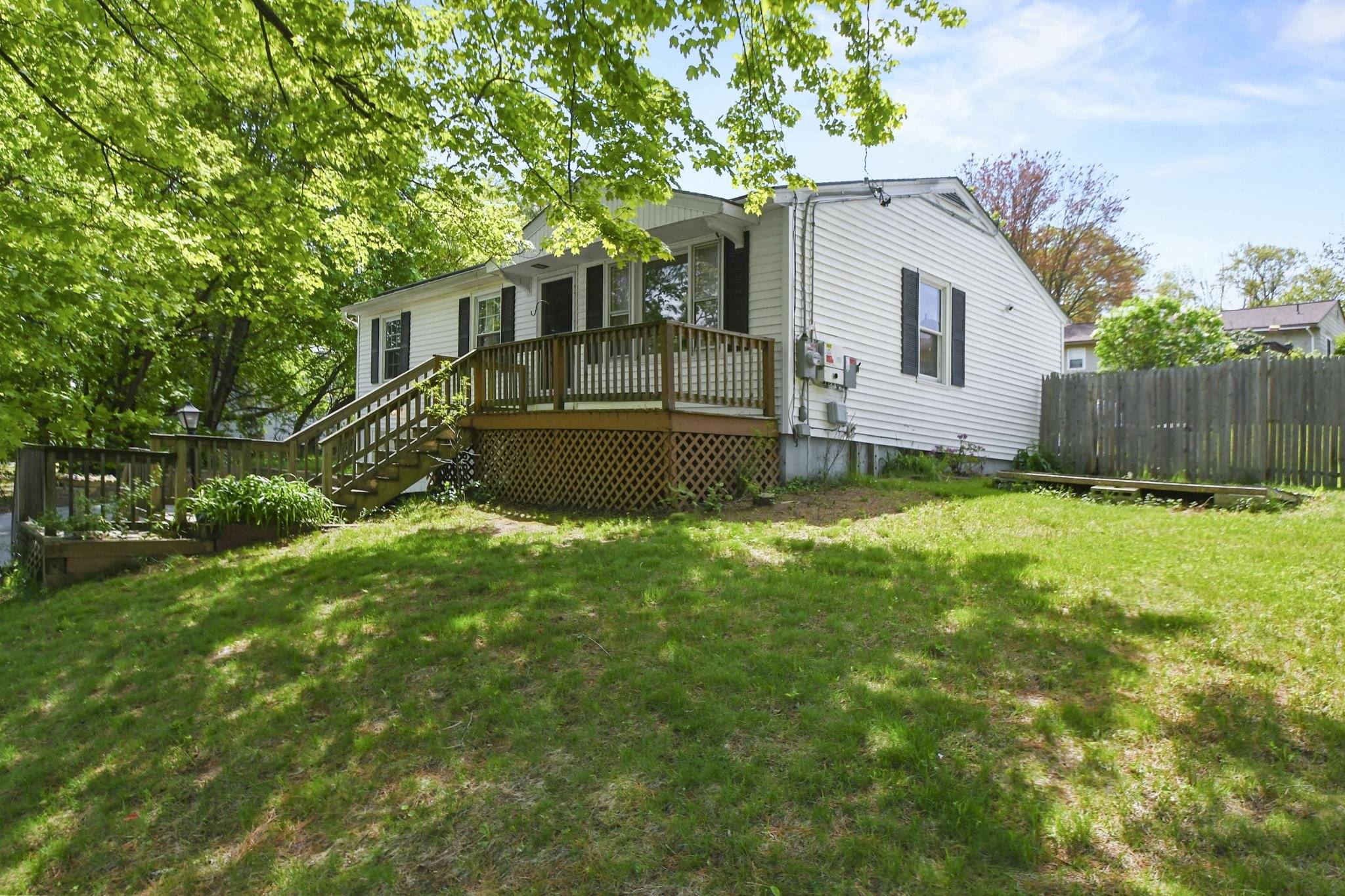 Hooksett, NH 03106,7 Pine ST