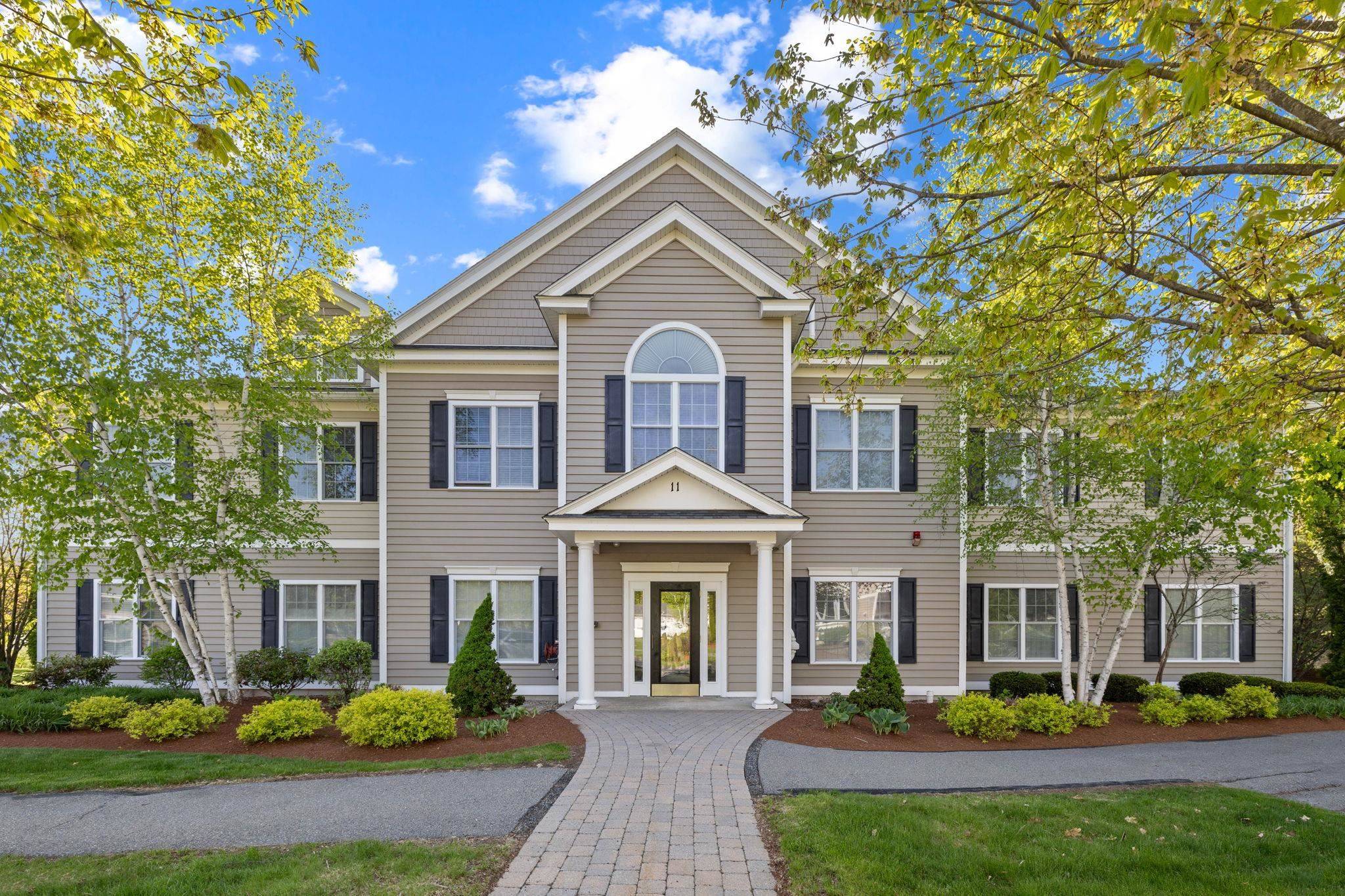 Manchester, NH 03102,11 Carriage WAY #4