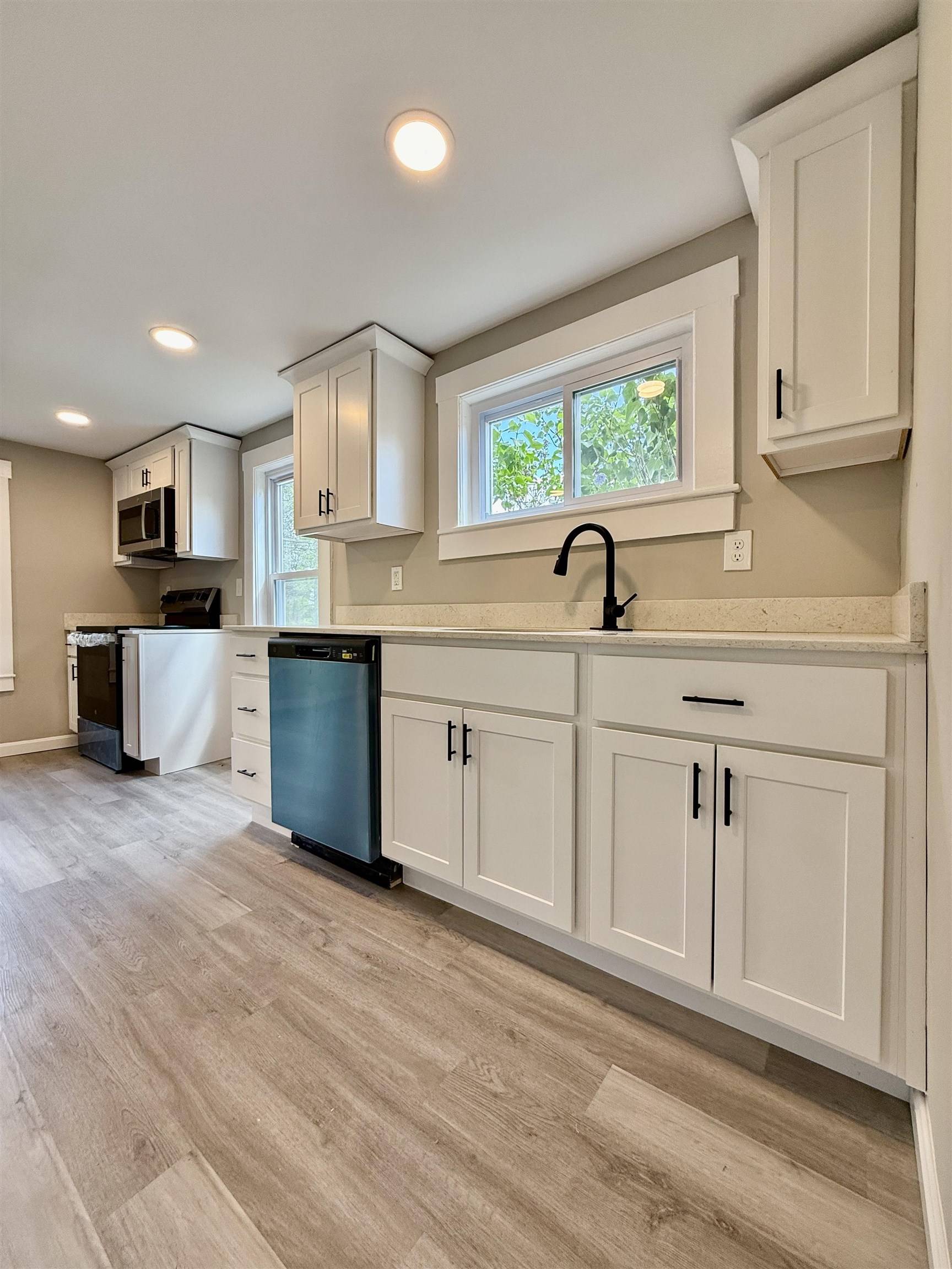 Bow, NH 03304,516 Hall ST