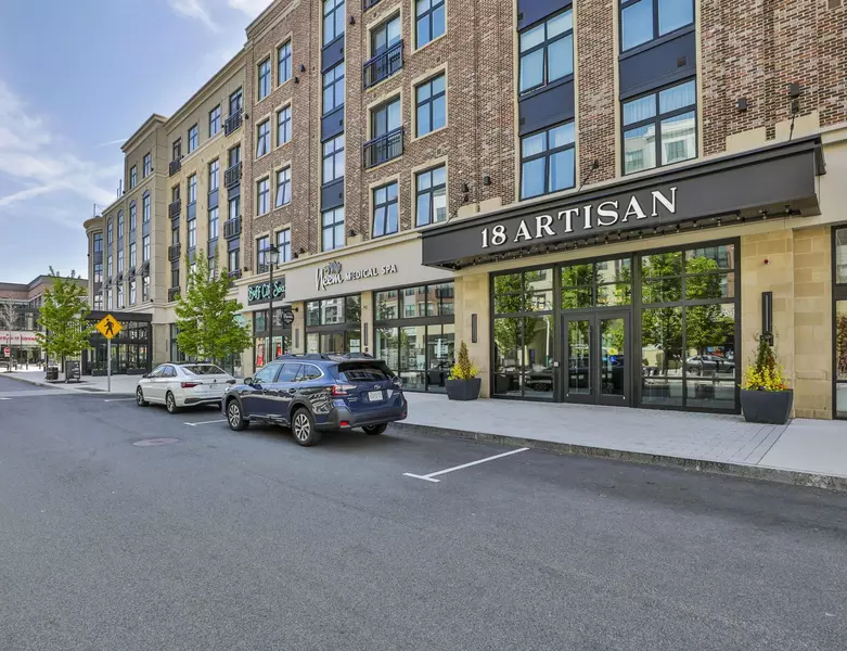 18 Artisan DR #208, Salem, NH 03076