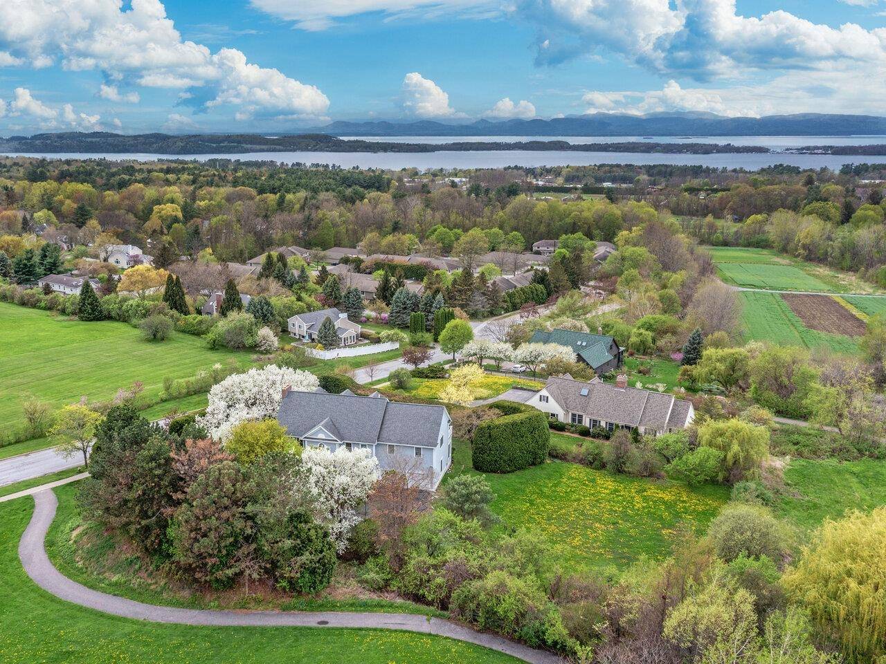 1 Deerfield DR, South Burlington, VT 05403