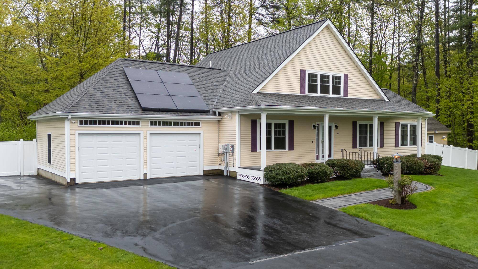 14 Chandler LN, Amherst, NH 03031