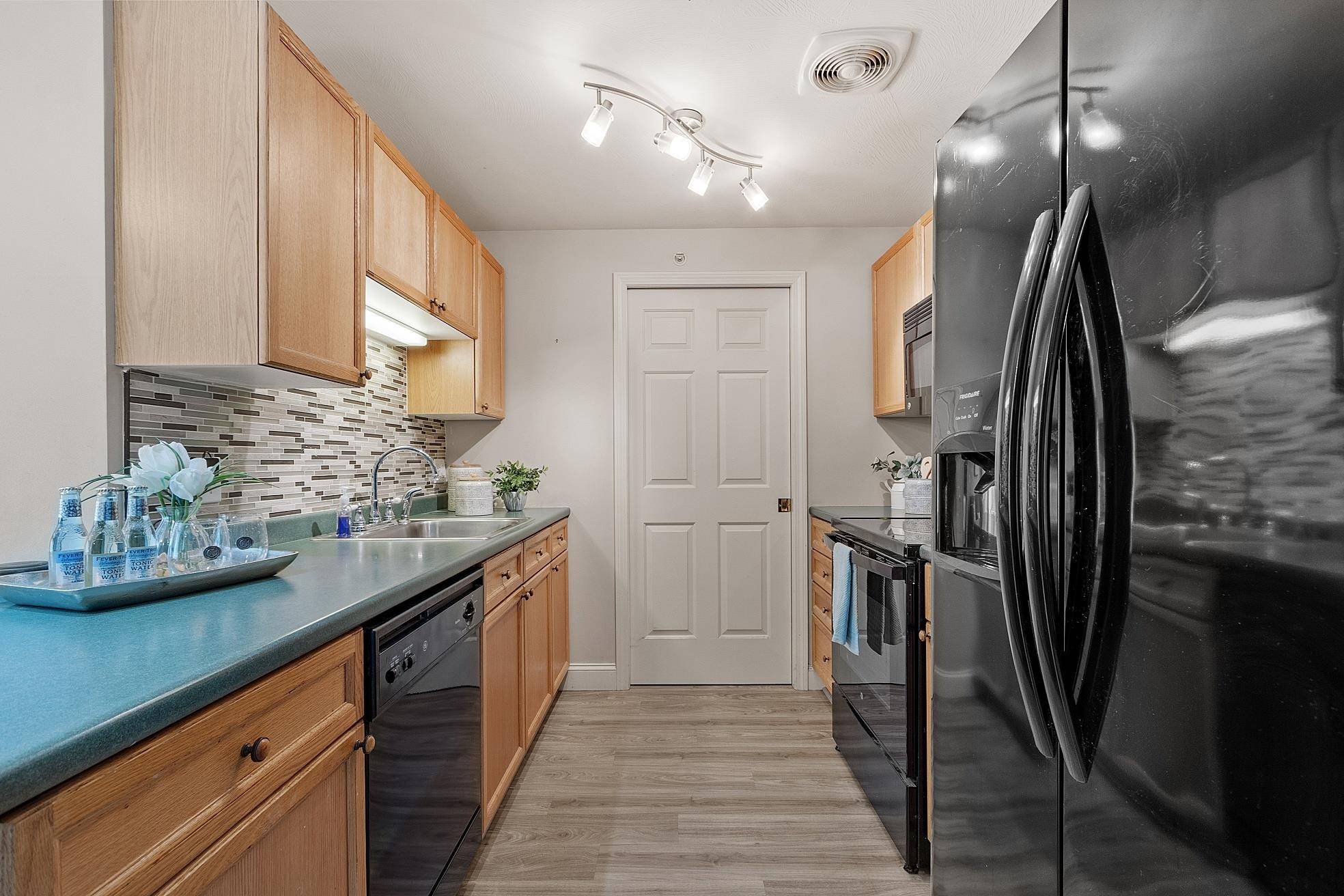 Londonderry, NH 03053,18 Crestview CIR #209