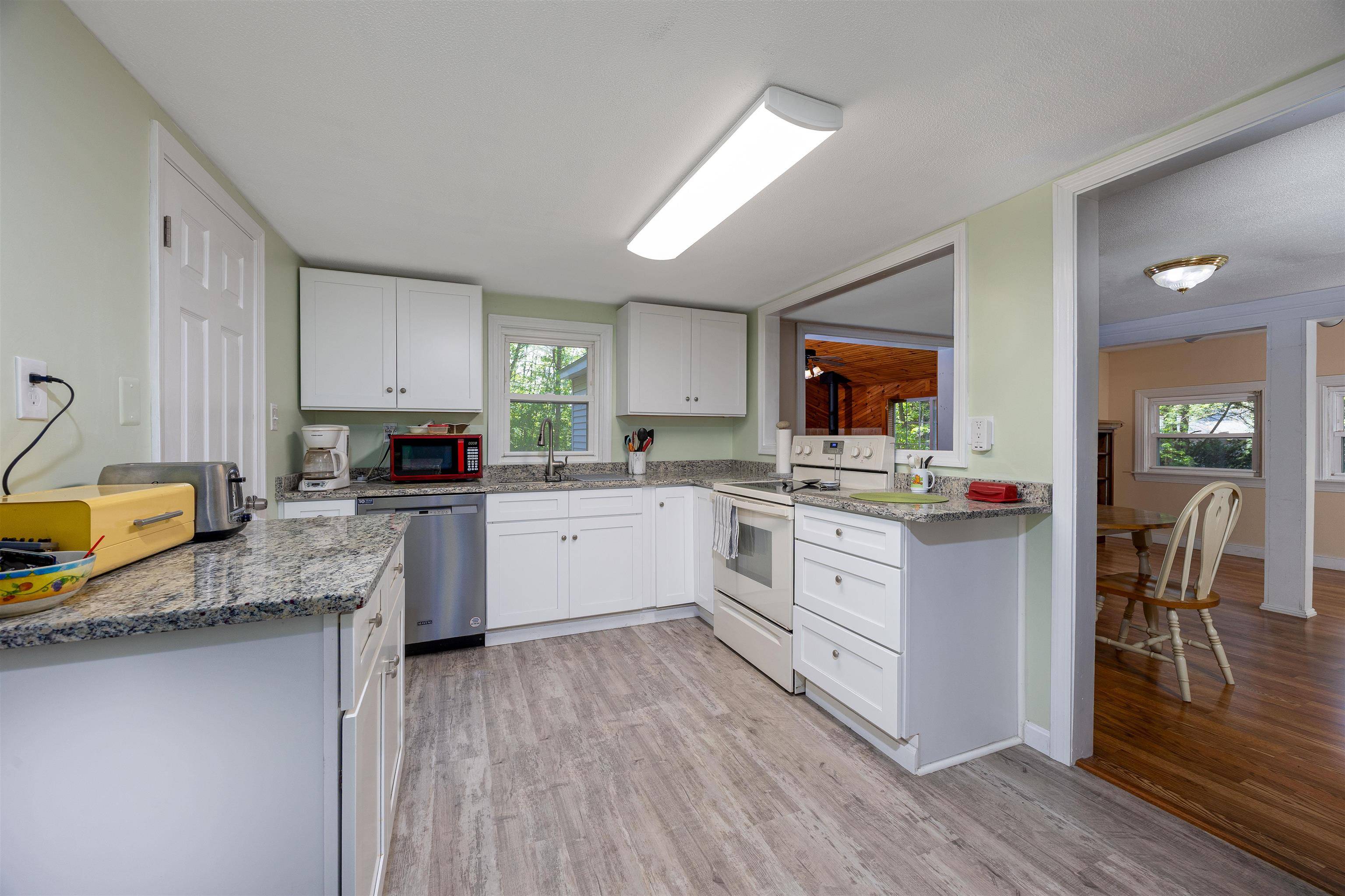 Merrimack, NH 03054,24 Longa RD