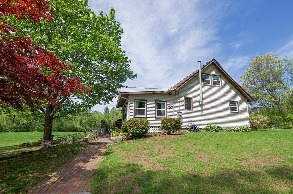 448 Bunker Hill RD, Auburn, NH 03032