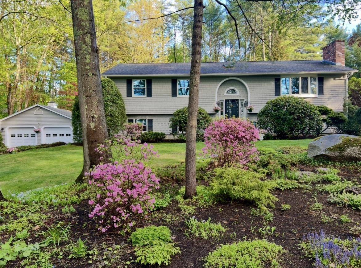Gilford, NH 03247,302 Dockham Shore RD