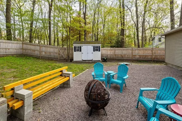 Colchester, VT 05446,447 Oak CIR