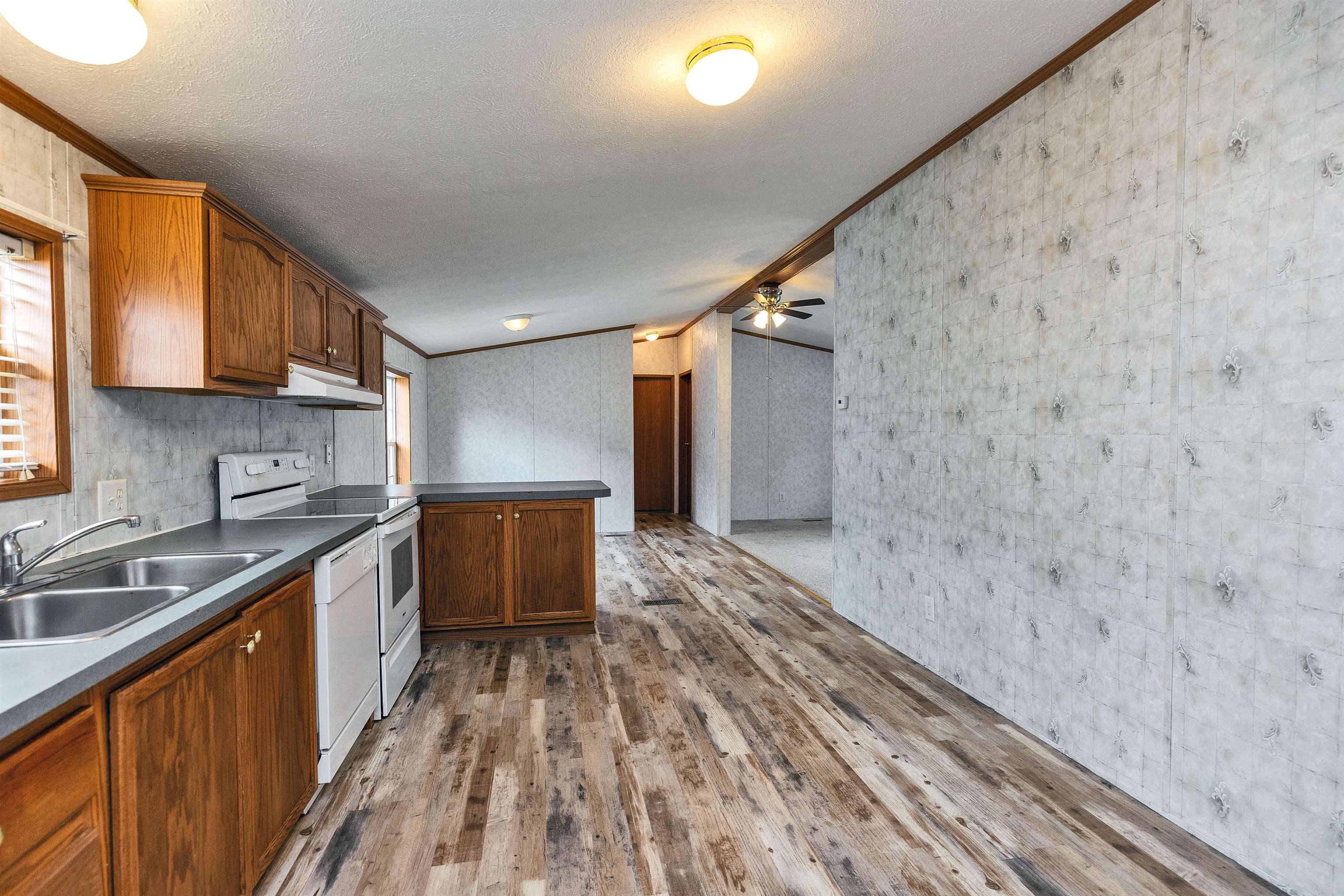 Derry, NH 03308,30 Kendall Pond RD #62