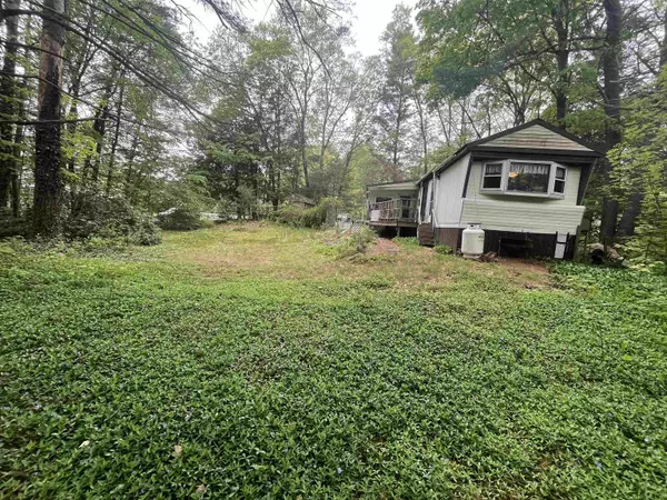 Kingston, NH 03848,89 Main ST