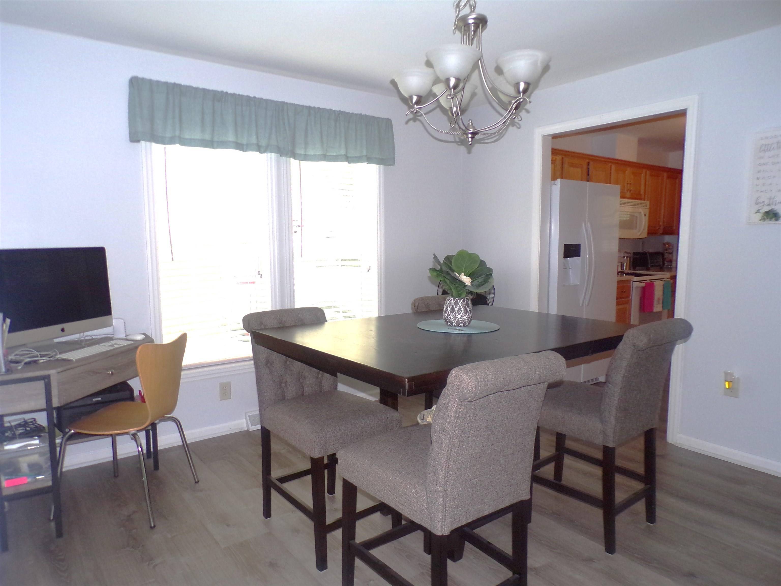 Franklin, NH 03235,22 Mountain View DR
