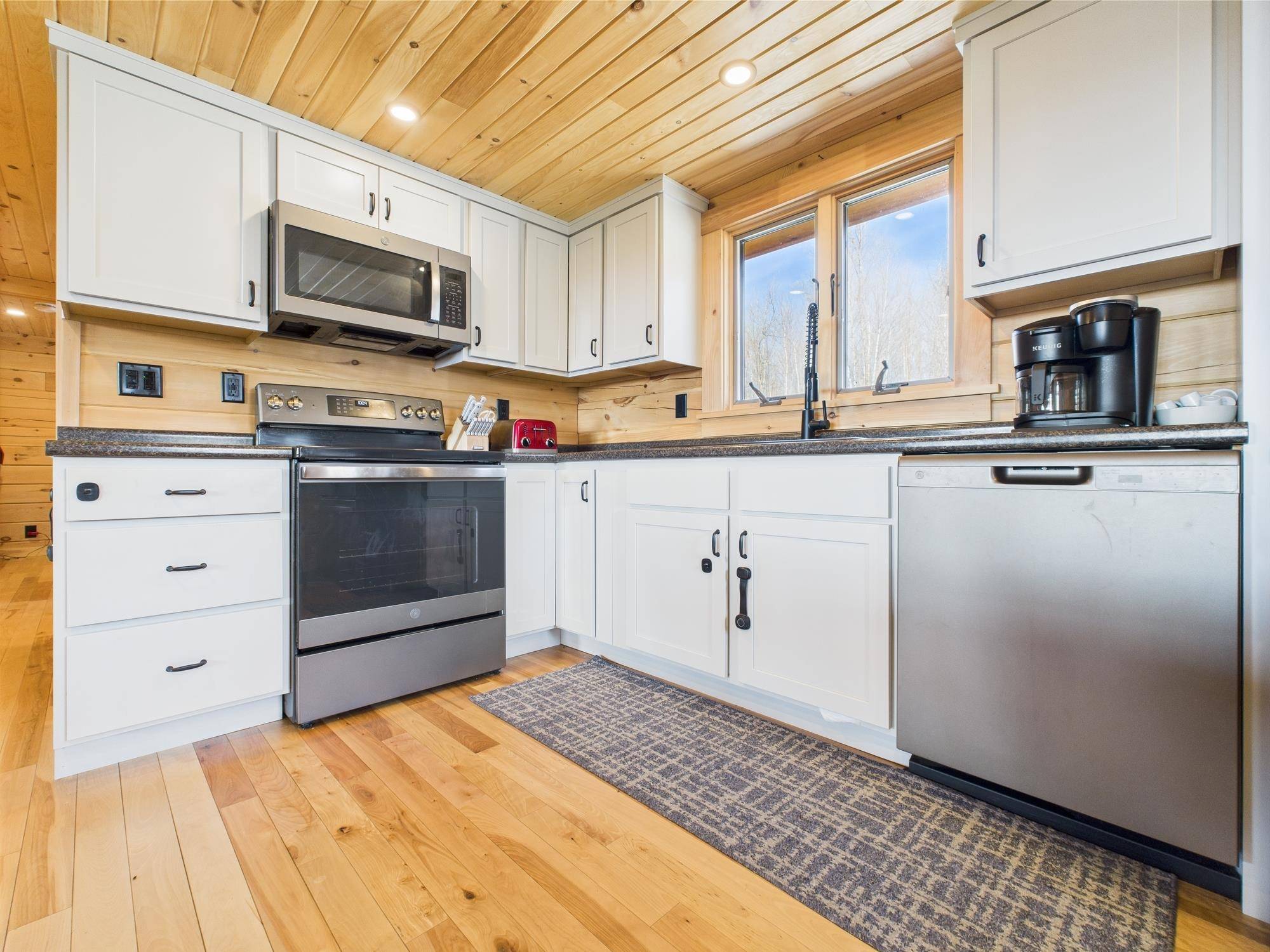 Pittsburg, NH 03592,127 Lonny Demmons RD
