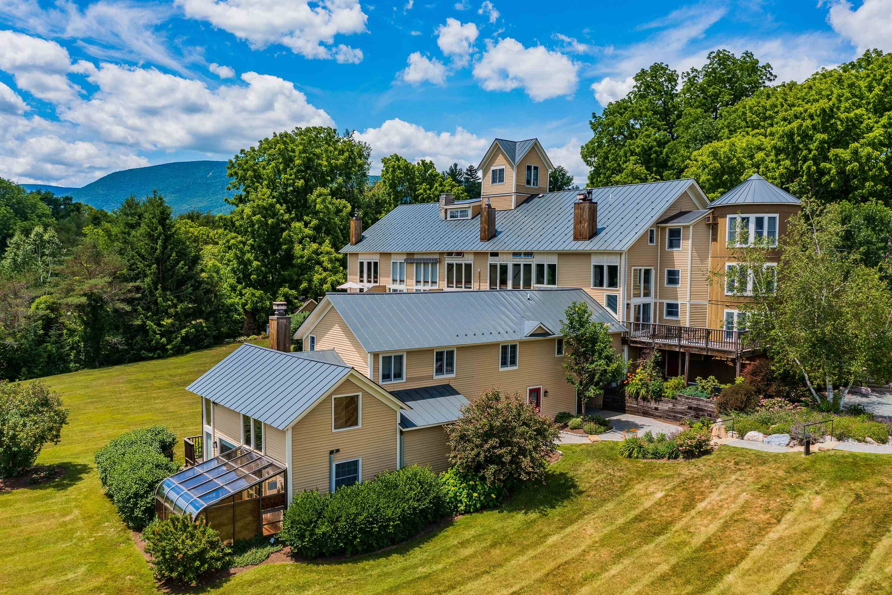 764 Barnumville RD #2, Manchester, VT 05255