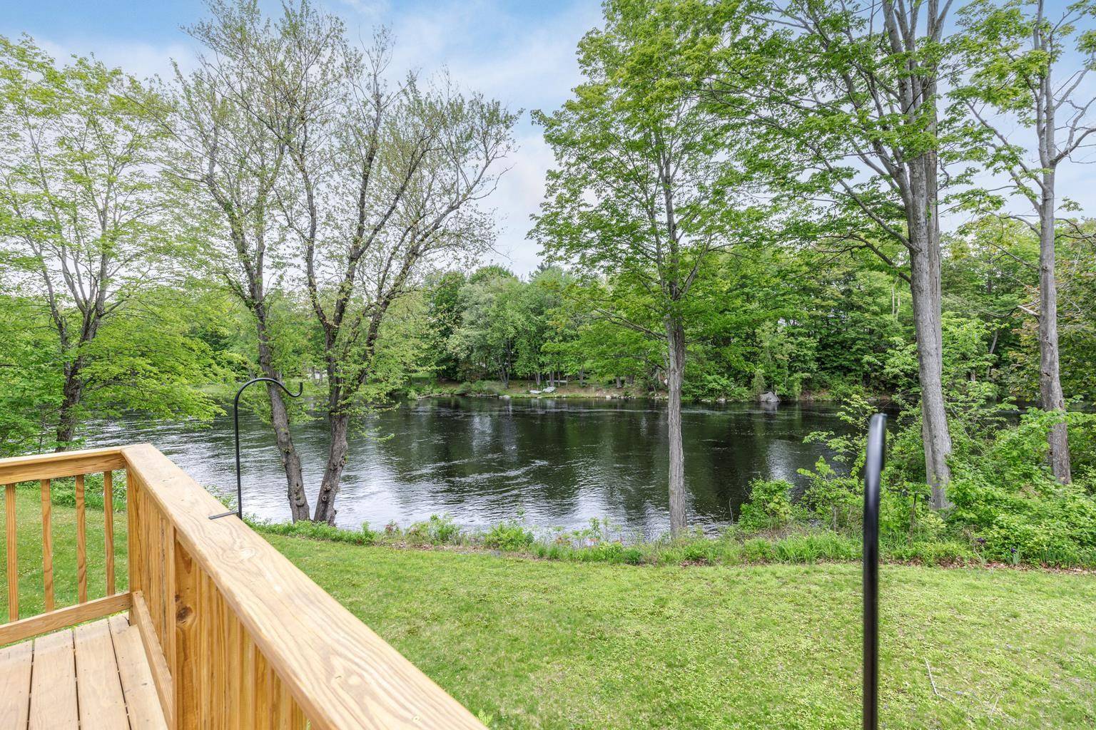 33 Tanner ST, Concord, NH 03303