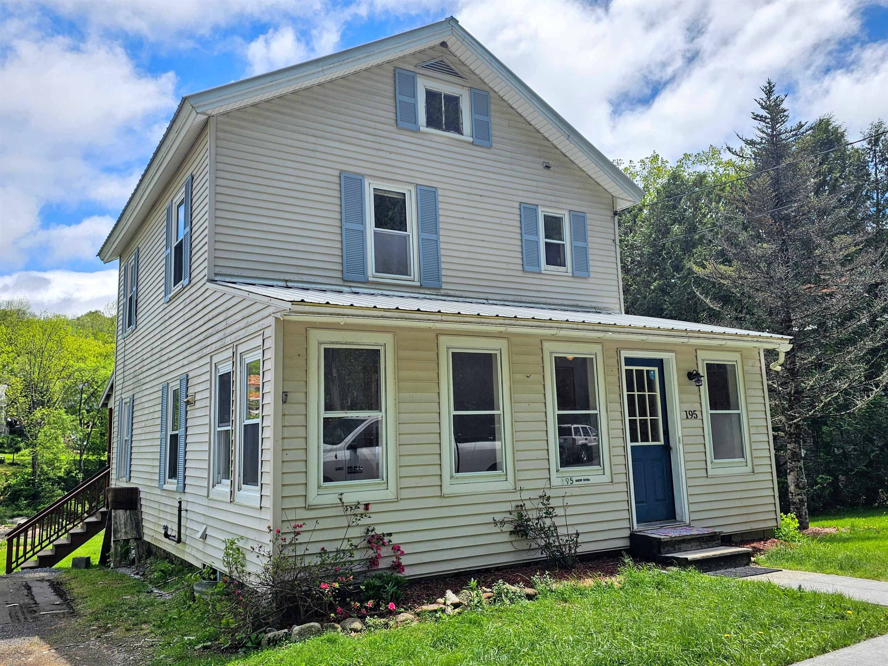 195 Tunnel ST, Readsboro, VT 05350