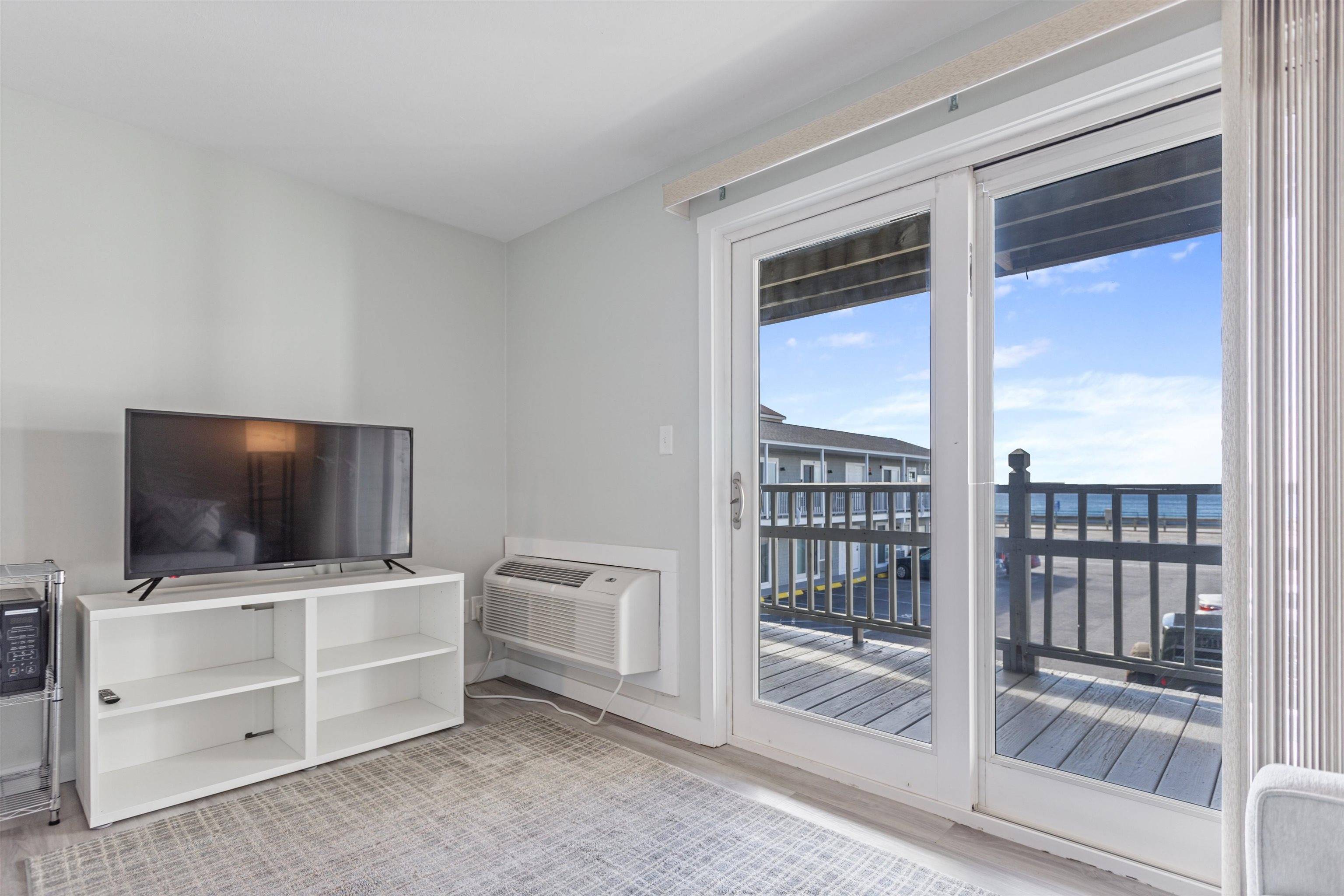 Hampton, NH 03842,449 Ocean BLVD #207