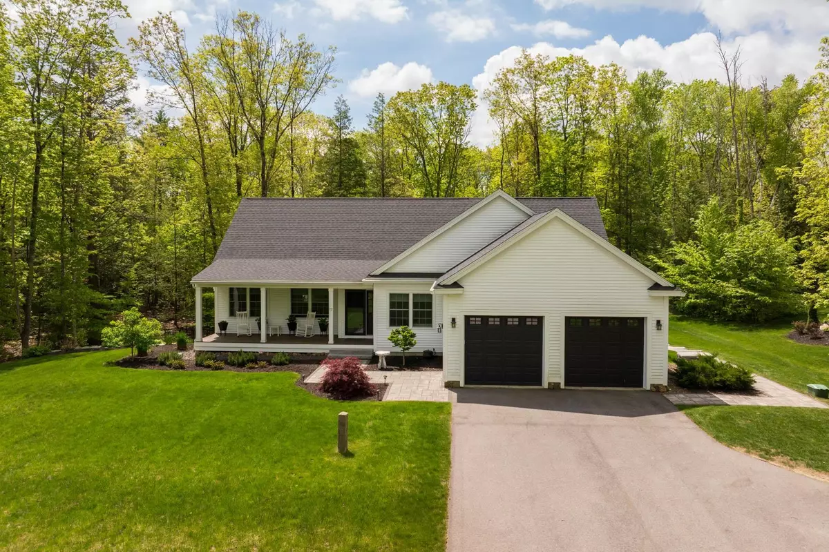 Epping, NH 03042,12 Drake LN