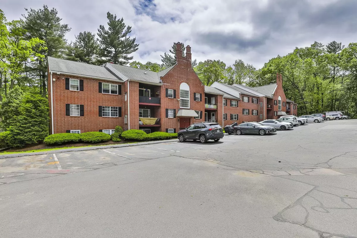 Nashua, NH 03060,1 Louisburg SQ #5