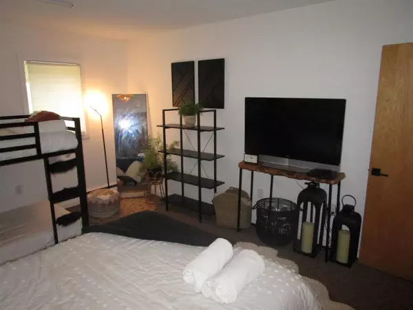 Londonderry, VT 05155,113 TrailSide RD #123