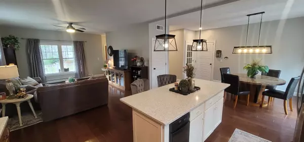 Mont Vernon, NH 03057,3 Dutton CIR