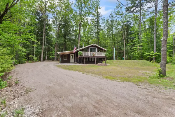 Conway, NH 03818,81 E ST